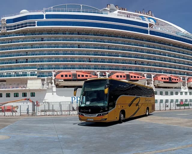 ¿Necesita alquilar un autobús en Vigo?